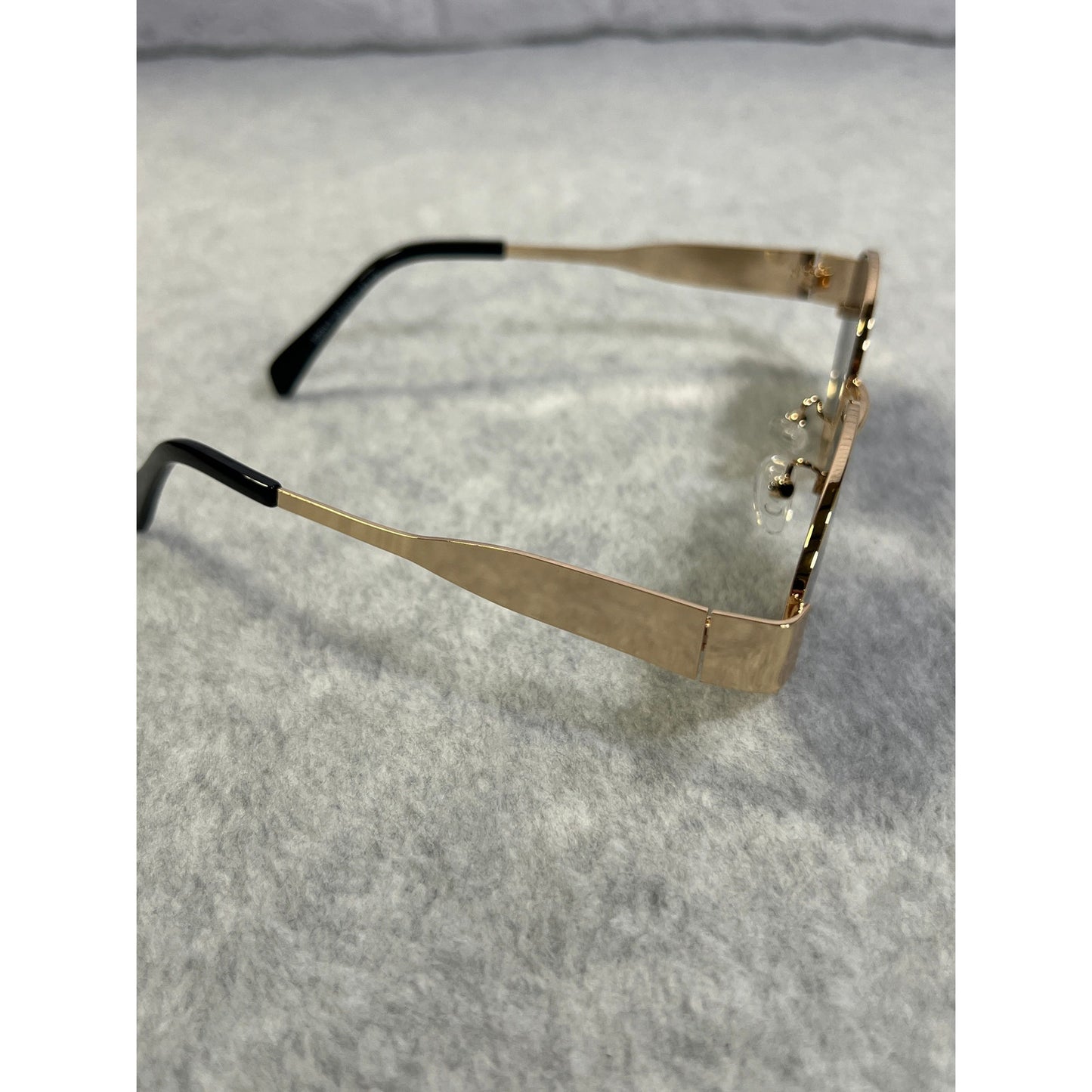 New Unbranded Gold Frame with Black Tint Sunglasses