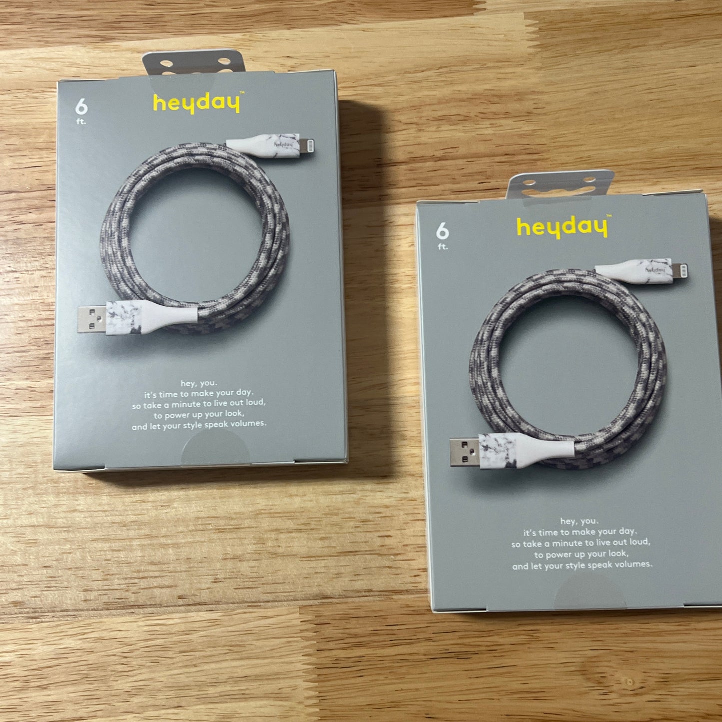 NEW Two Heyday 6' Grey/White lightening to USB Charging Cable