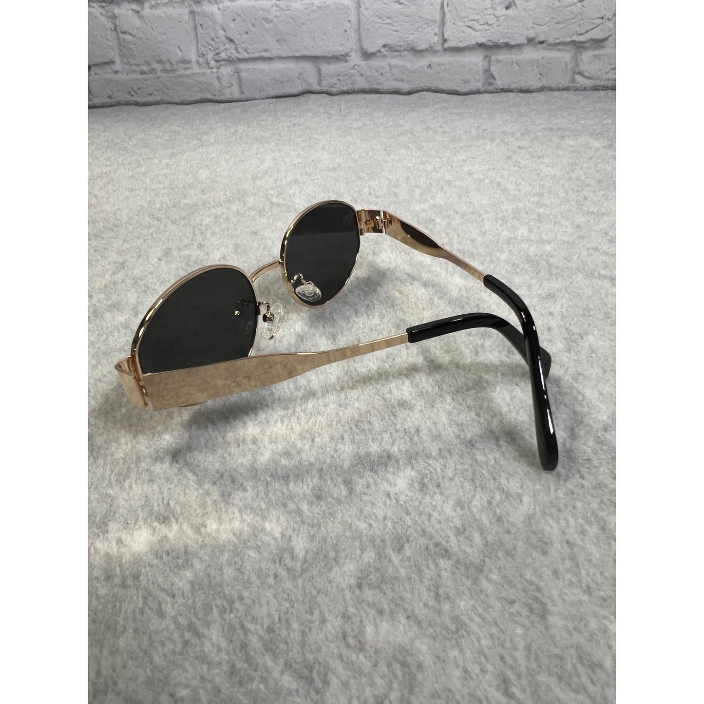 New Unbranded Gold Frame with Black Tint Sunglasses